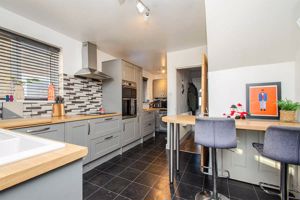 Photo 16- click for photo gallery